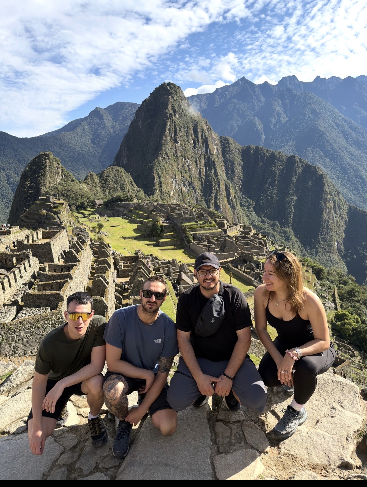 Il gruppo al completo a Machu Picchu, Perù