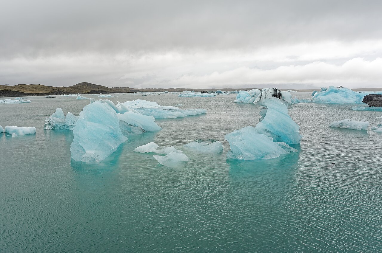 Iceberg nella laguna glaciale di Jökulsárlón
